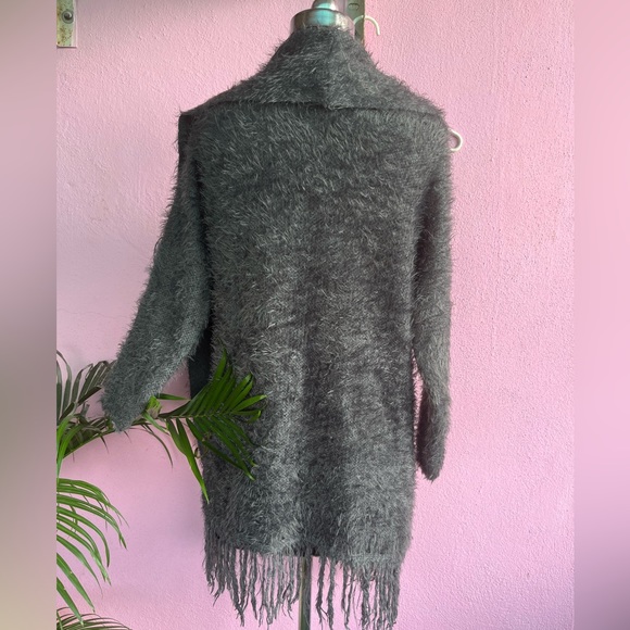 Faux fur korean shrug FIXED FIXED FIXED NO OFFERS PLZ❌ - Picture 11 of 11
